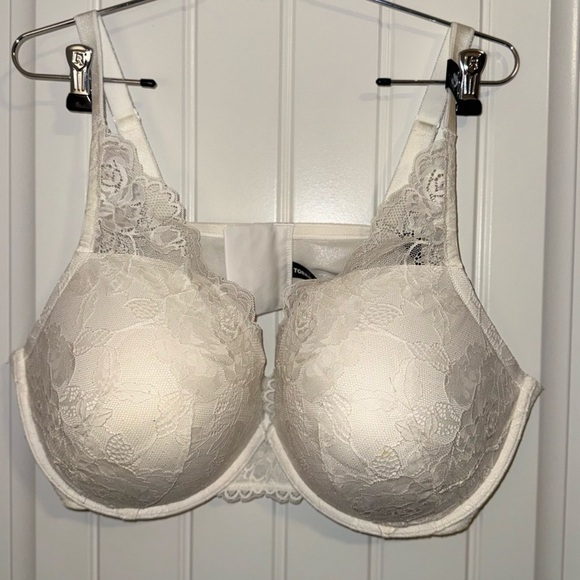 Cream Lace Full-Coverage Bra with Adjustable Straps - Picture 2 of 13